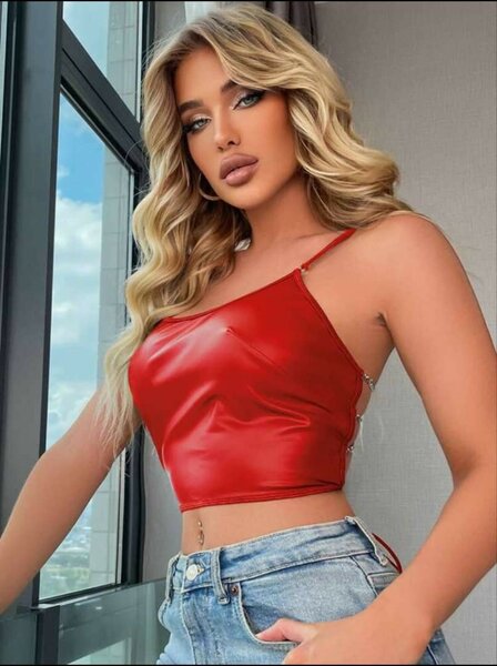 Top rouge à chaînes pour femmes