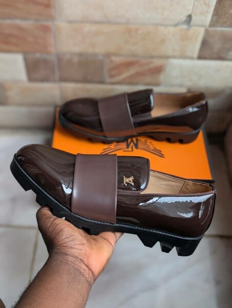 Mocassins en cuir verni