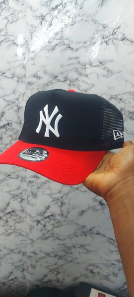 Casquette New York Yankees noire et rouge