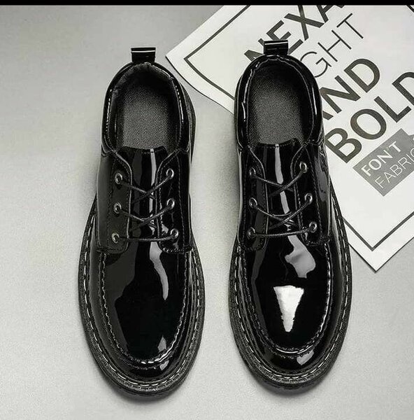 Chaussures Vernies Noires Élégantes