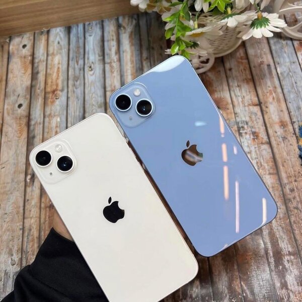 iPhone 13 bleu élégant