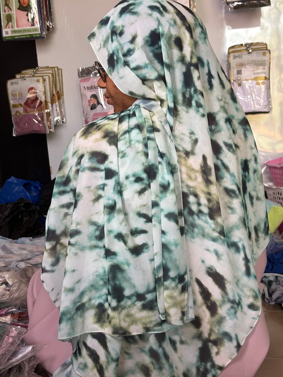 Hijab tie-dye élégant