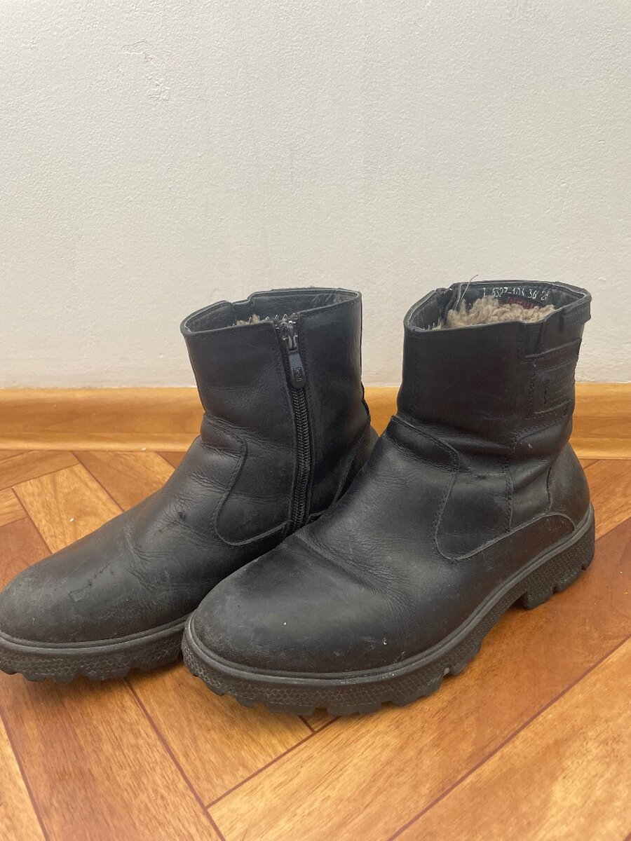 Кожаные ботинки с овчиной, очень теплые, состояние среднее