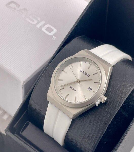 Montre Casio Étanche Classique