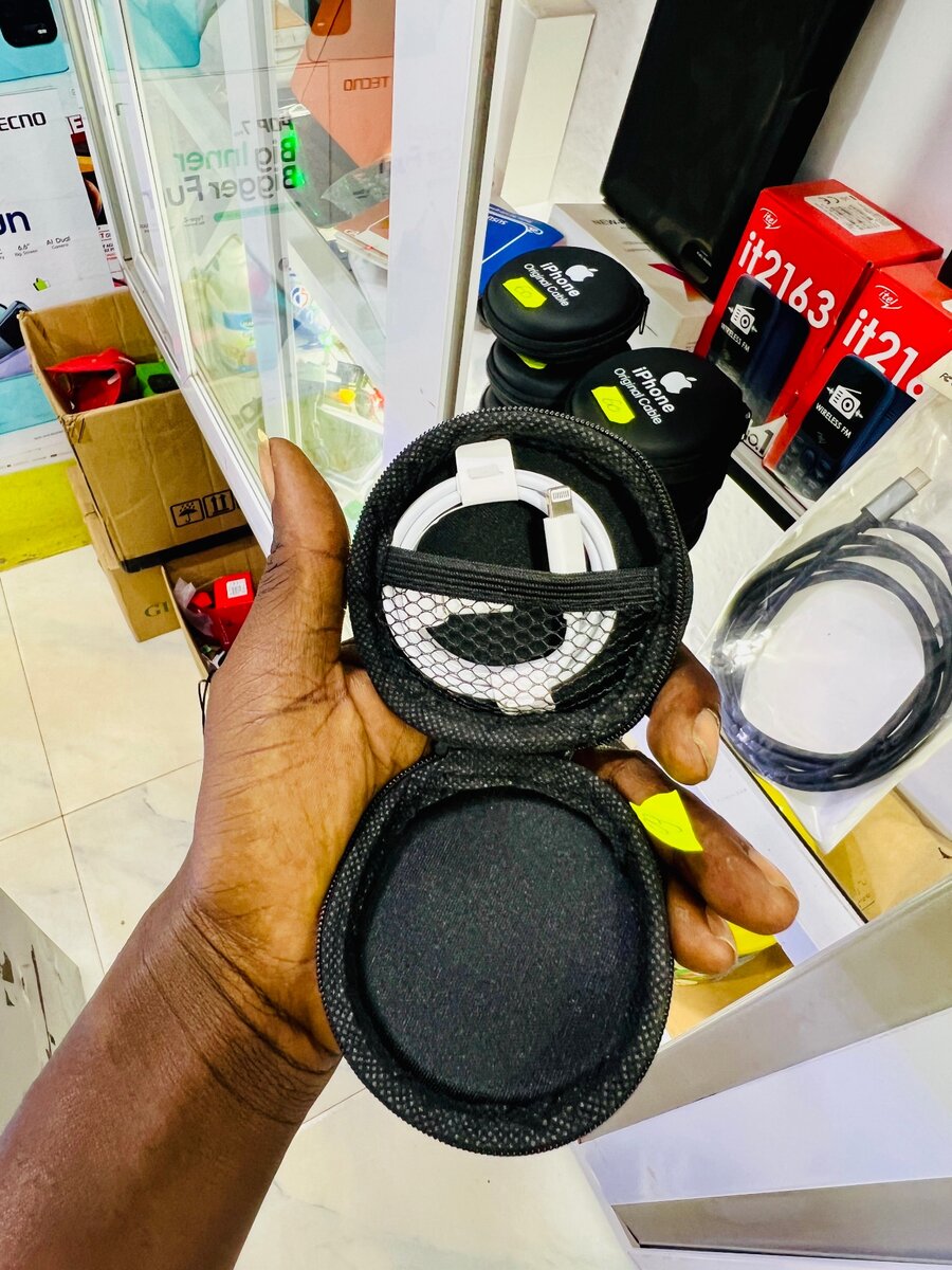 IPHONE TYPE-C  CABLE WITH CASE