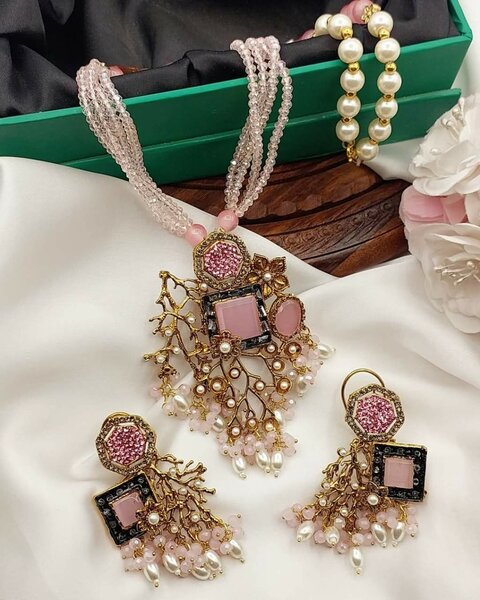 Ladies wedding set Necklace and earrings