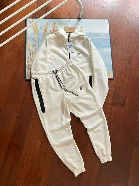 Nike tech fleece