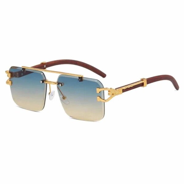 10.k avec le coffre d'origine