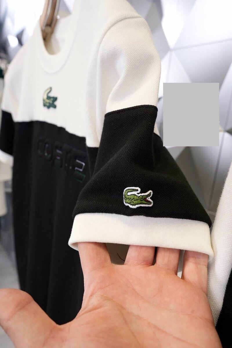 Ensemble sportif deux pièces élégant