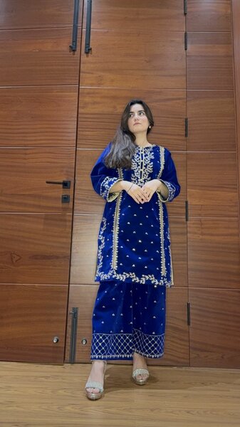 Woman's Stitched 2 Pcs Velvet Shirt And Plazo