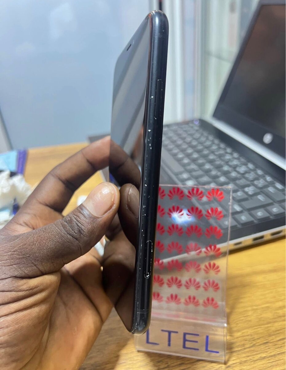 iPhone XR 64GB