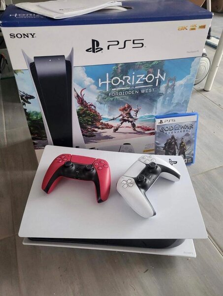 Ps5 Neuf + 1CD + 2 manettes