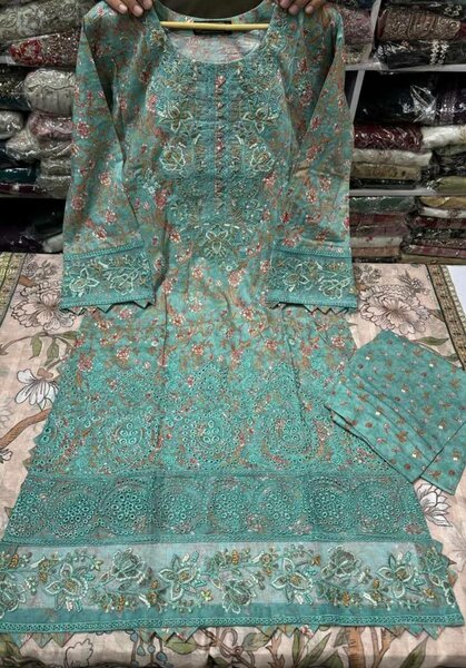 Ladies suit