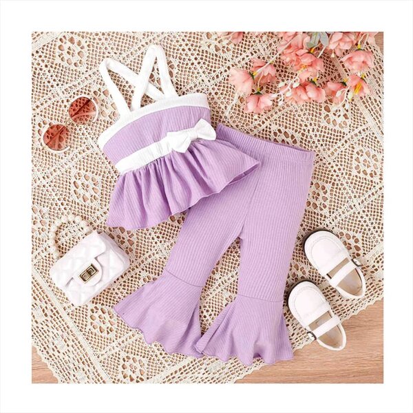 Tenue lilas enfant élégante