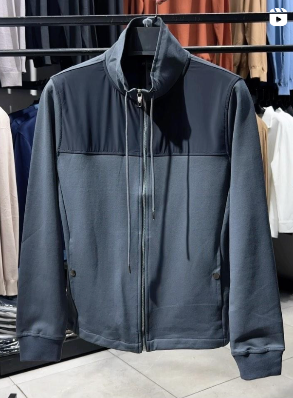 стильный спортивный костюм-двойка