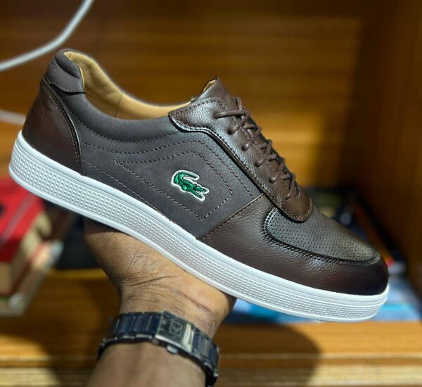 Chaussures Lacoste en cuir élégantes