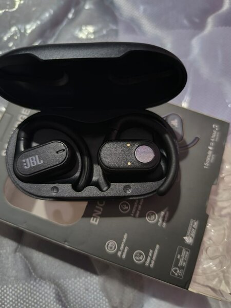JBL Wireless Sport Earbuds