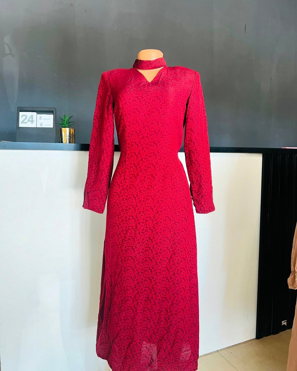  women's beautiful dress 