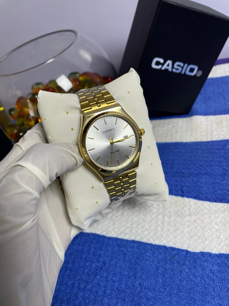 Montre Casio Classique Dorée