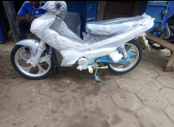 Moto neuve moderne 110cc