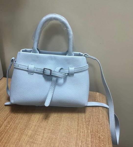 Sac élégant en cuir souple