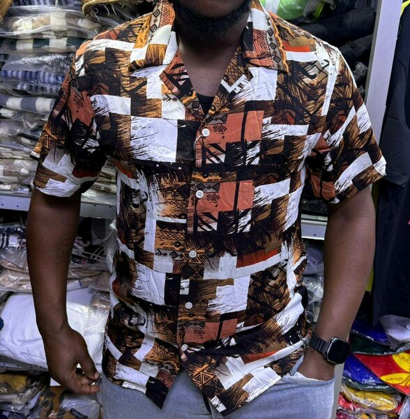 Chemise à motifs floraux