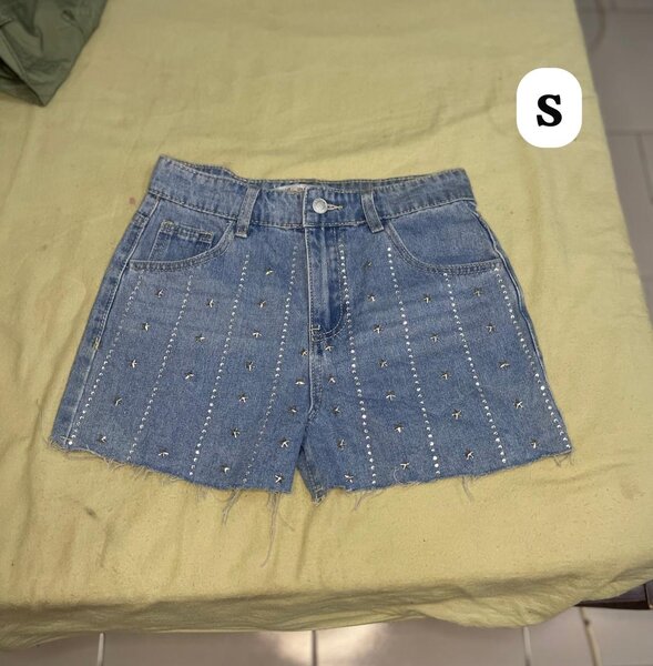 Shorts en jean avec clous