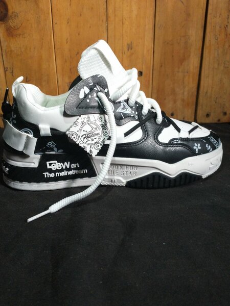 Chaussures Nike noir et blanc