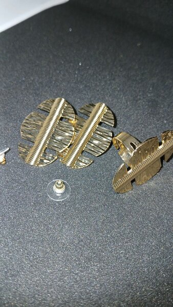 Boucles et bague stylé