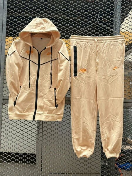 Ensemble de survêtement stylé