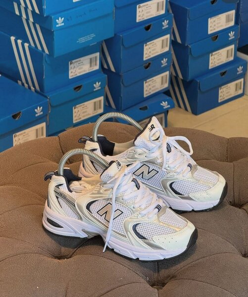 Chaussures de sport légères hommes