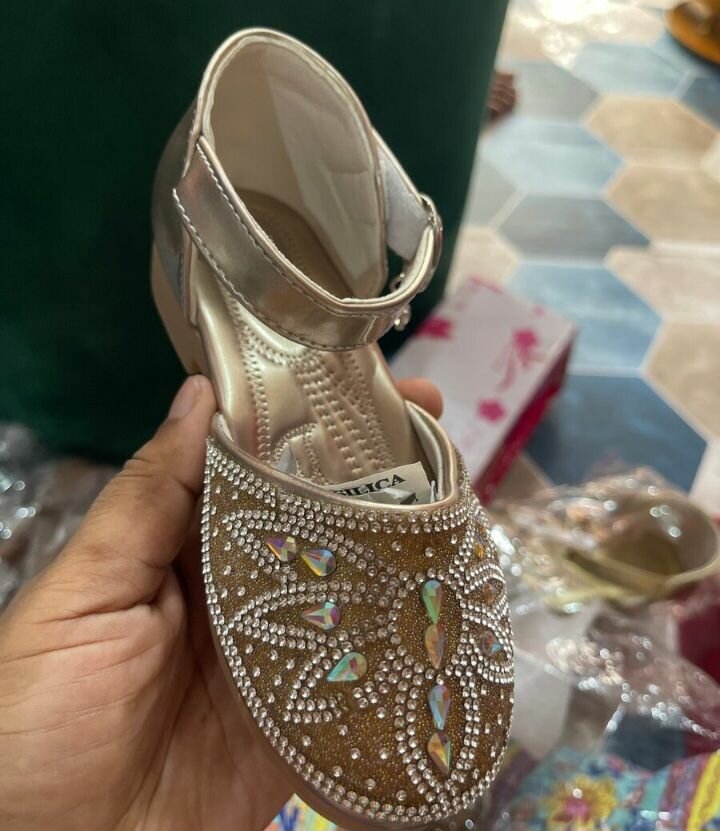 Chaussures Enfant Élégantes