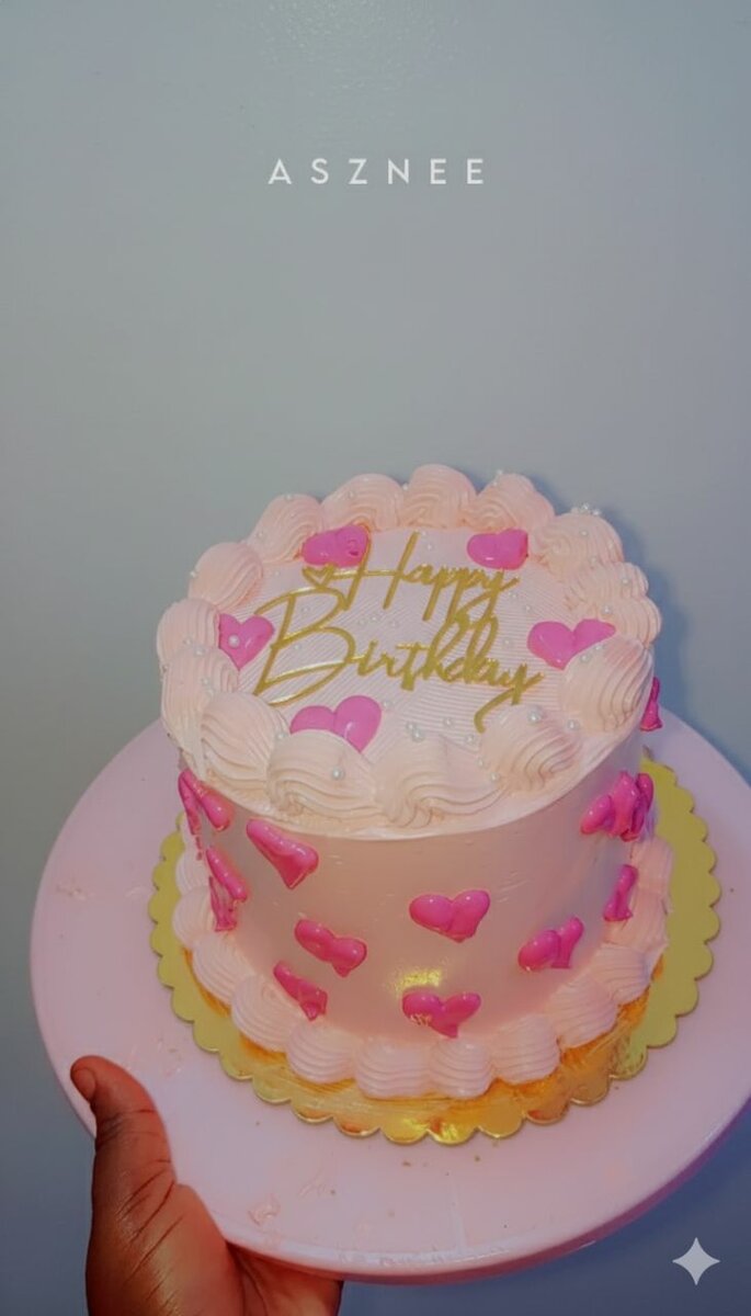 Gâteau d'Anniversaire Rose