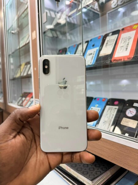 IPhone X 64Go 2nd main