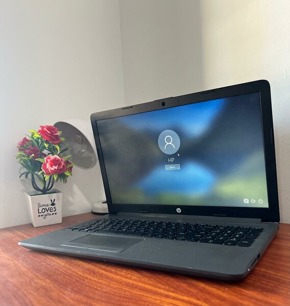 HP NOTEBOOK 15.6 INCHES AMD A4 256GB SSD 4GB RAM