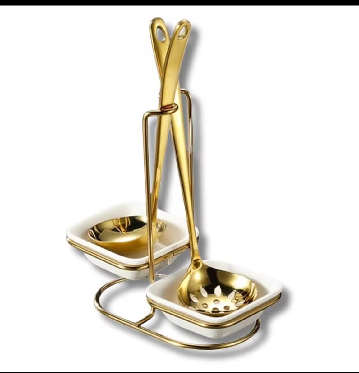 Ensemble de cuillères dorées