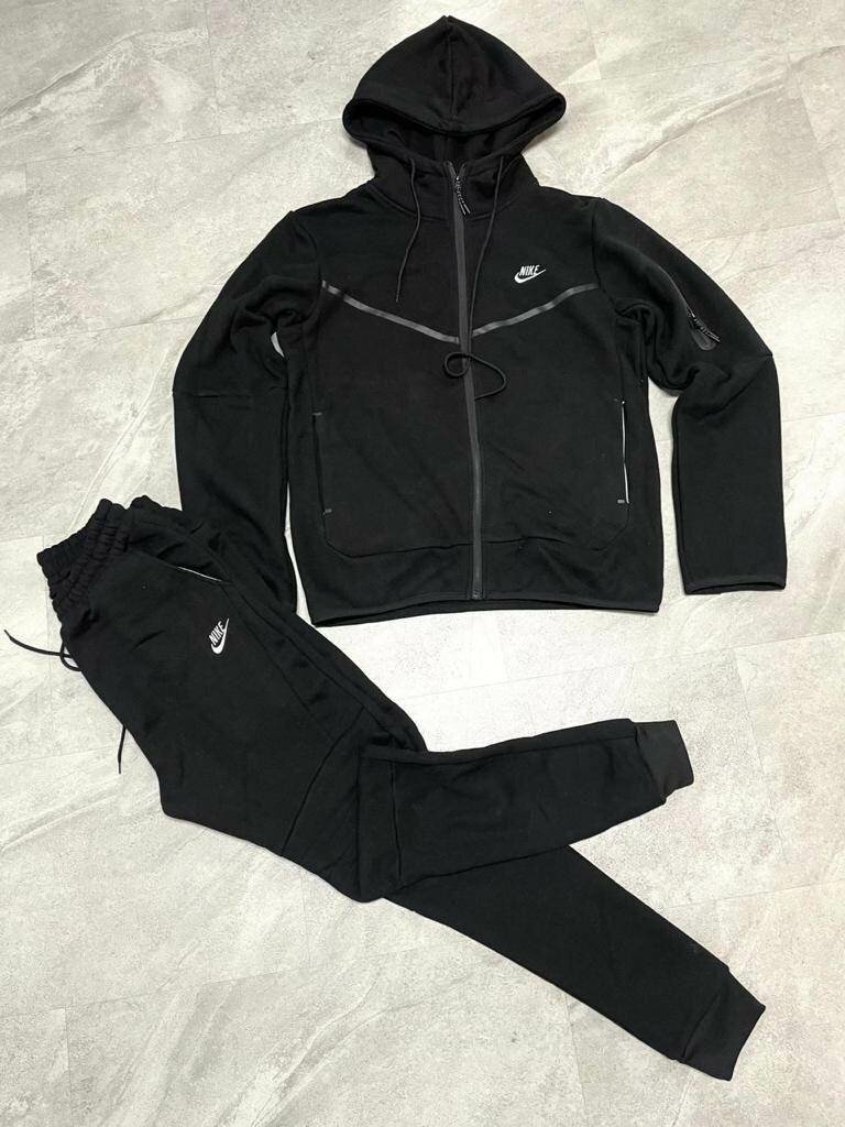 Complet NIKE