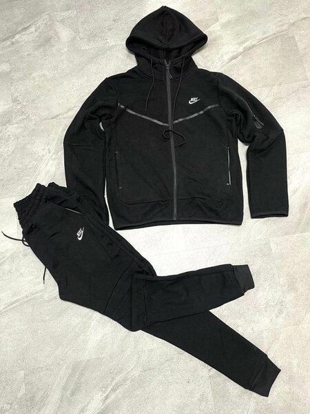 Complet NIKE