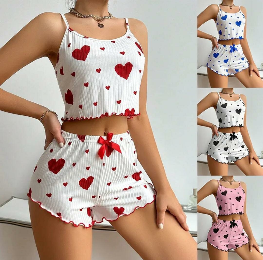 Pyjama court à motifs coeurs