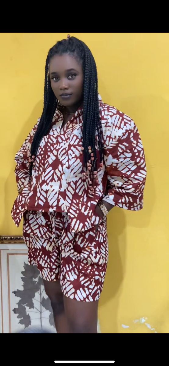 Ensemble féminin coloré ethnique