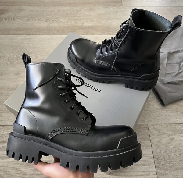 Bottines en cuir noir robustes