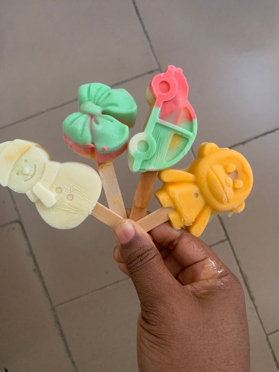 Moules à glace amusants