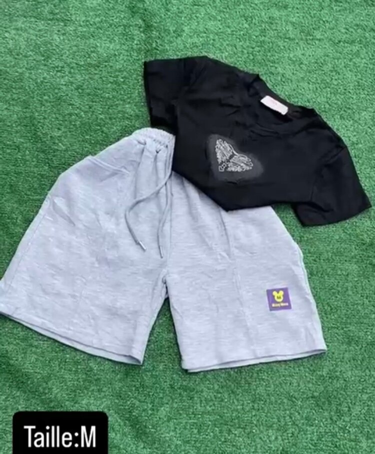 Ensemble T-shirt et Shorts M