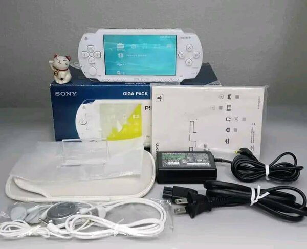 Console PSP Sony Giga Pack blanche