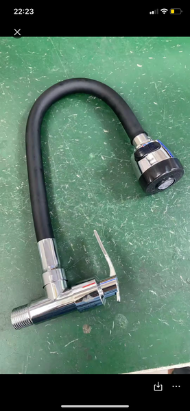 Robinet flexible chromé