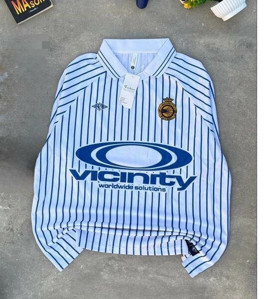 Maillot de football rayé