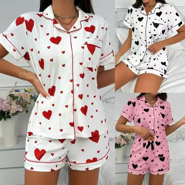 Pyjama à cœurs féminins