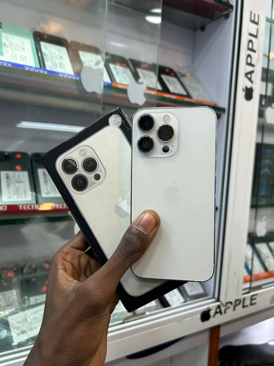 Disponible 13 Pro 128go avec carton