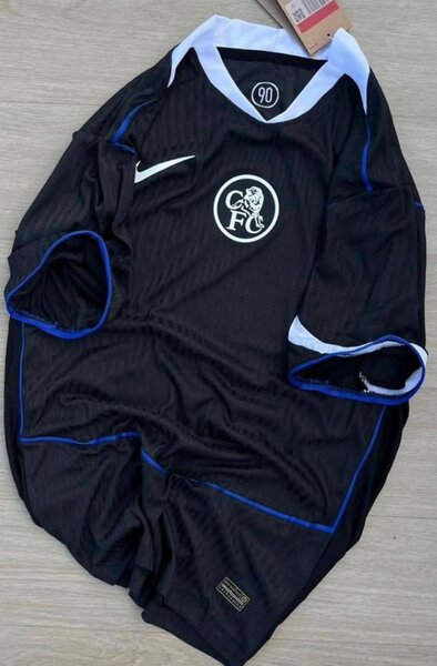 Maillot de football noir classique