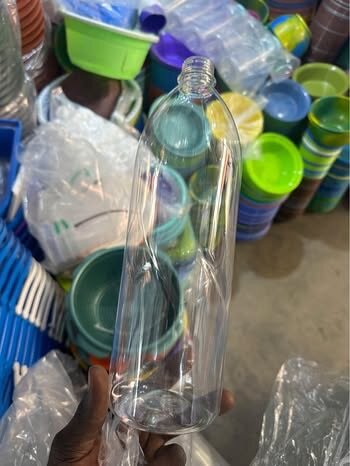 Bouteille transparente de 1,5L